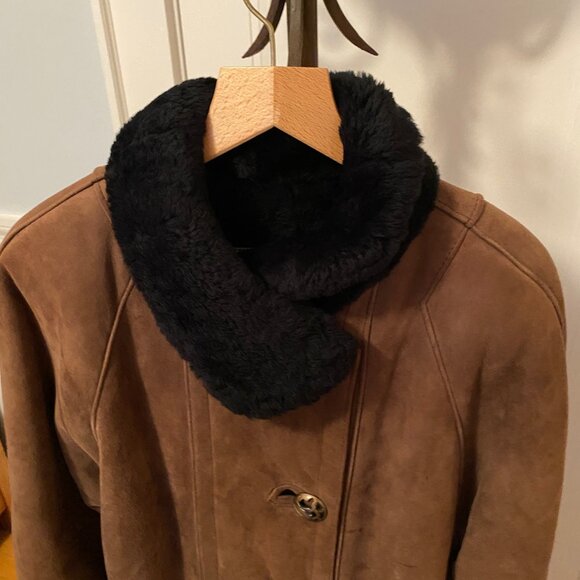 Ladies Shearling coat by Kakas - Picture 3 of 6